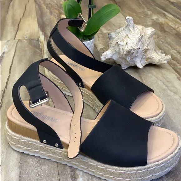 cushionaire Shoes - 🥂Trendy Platform wedges🥂